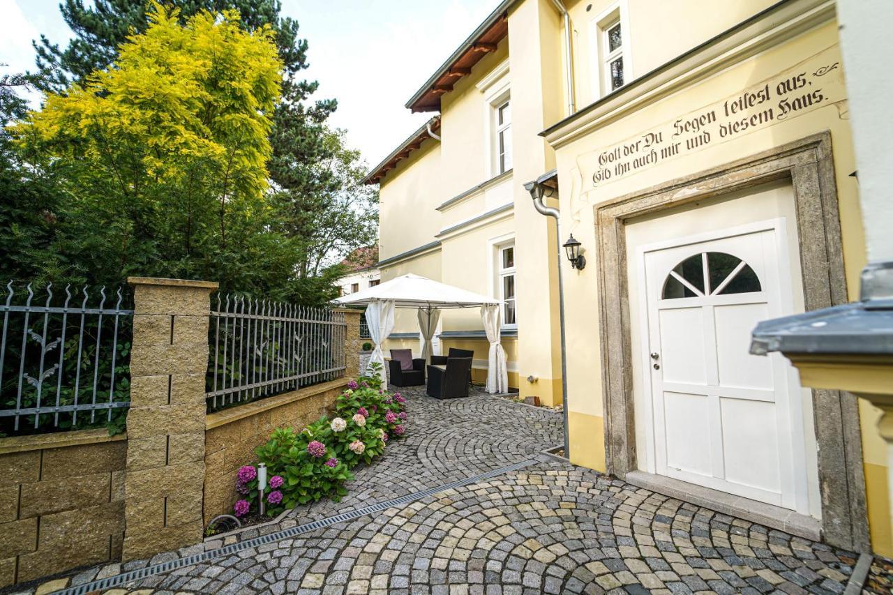 Spa Apartments Theresia Dubi  Exterior photo